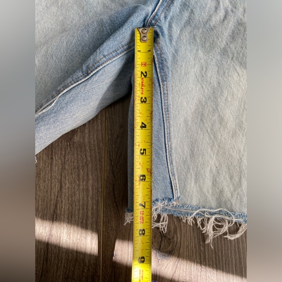 American Eagle faded blue relaxed mom shorts raw hem high waist longer length - Picture 7 of 9